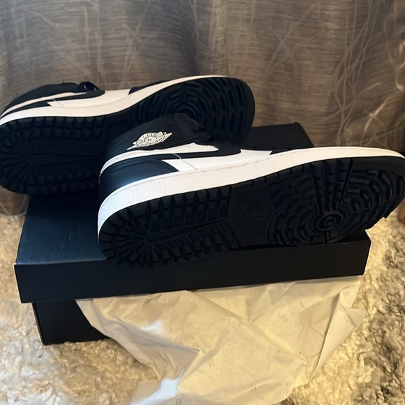 Air Jordan BNIB - Picture 4 of 4